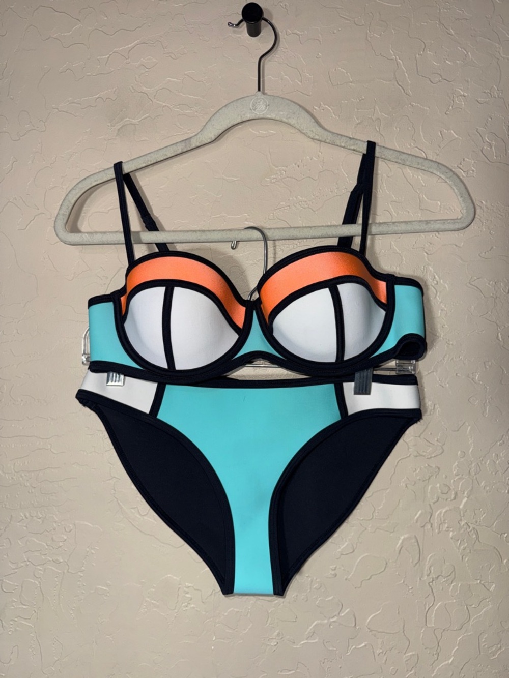 Triangl tutti fruity bikini color block design size M/L.